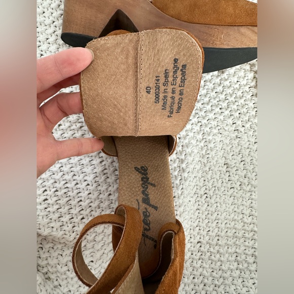 Free People Cedar Platform Clogs size 40 or 7.5 - Picture 7 of 9